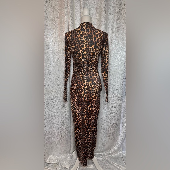 NWT Leopard Bodycon midi dress - Picture 2 of 3